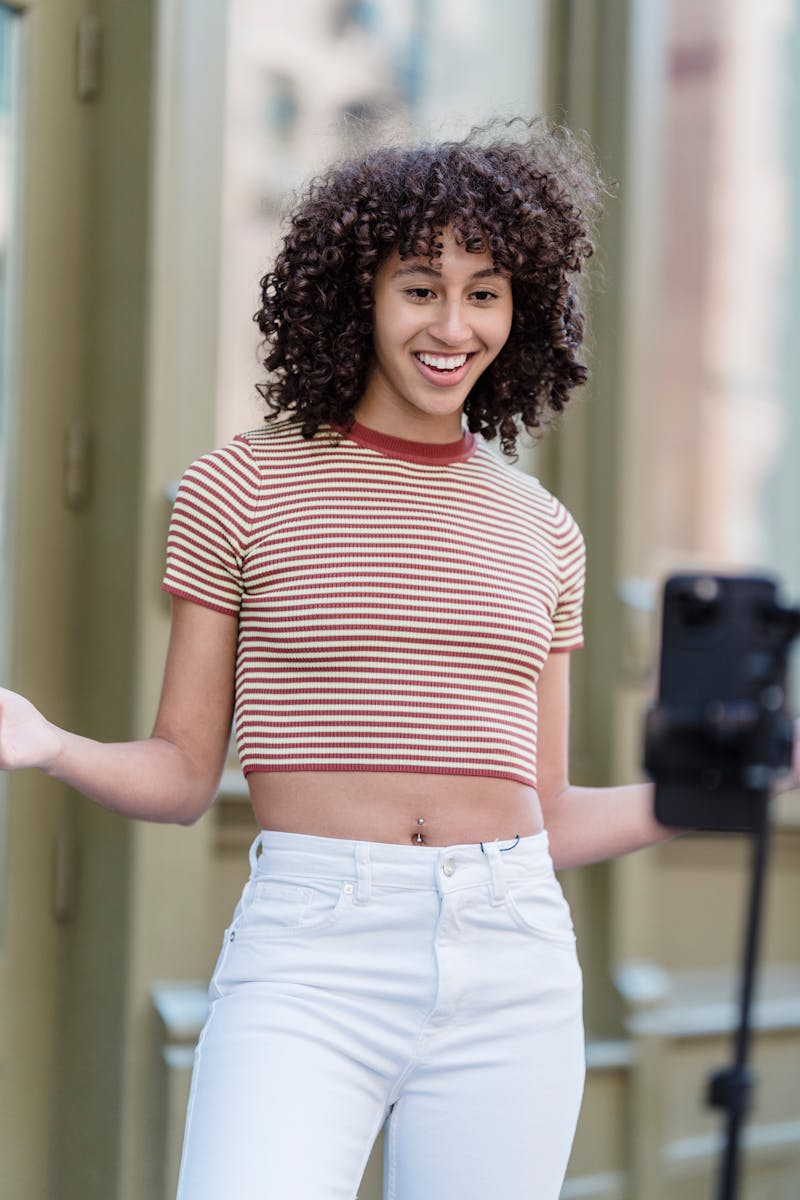 A presenter talking to camera — what avatar tools produce